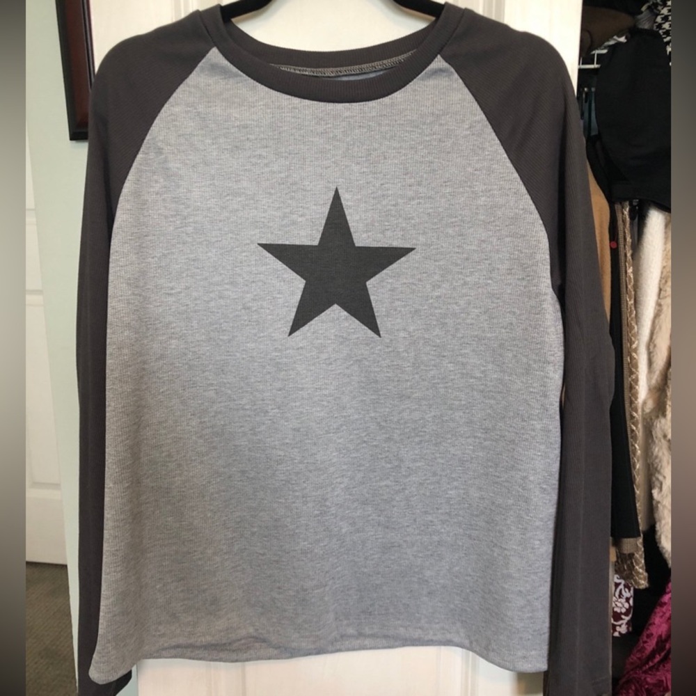 Colorblock star top